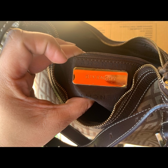 Givenchy - Picture 2 of 8